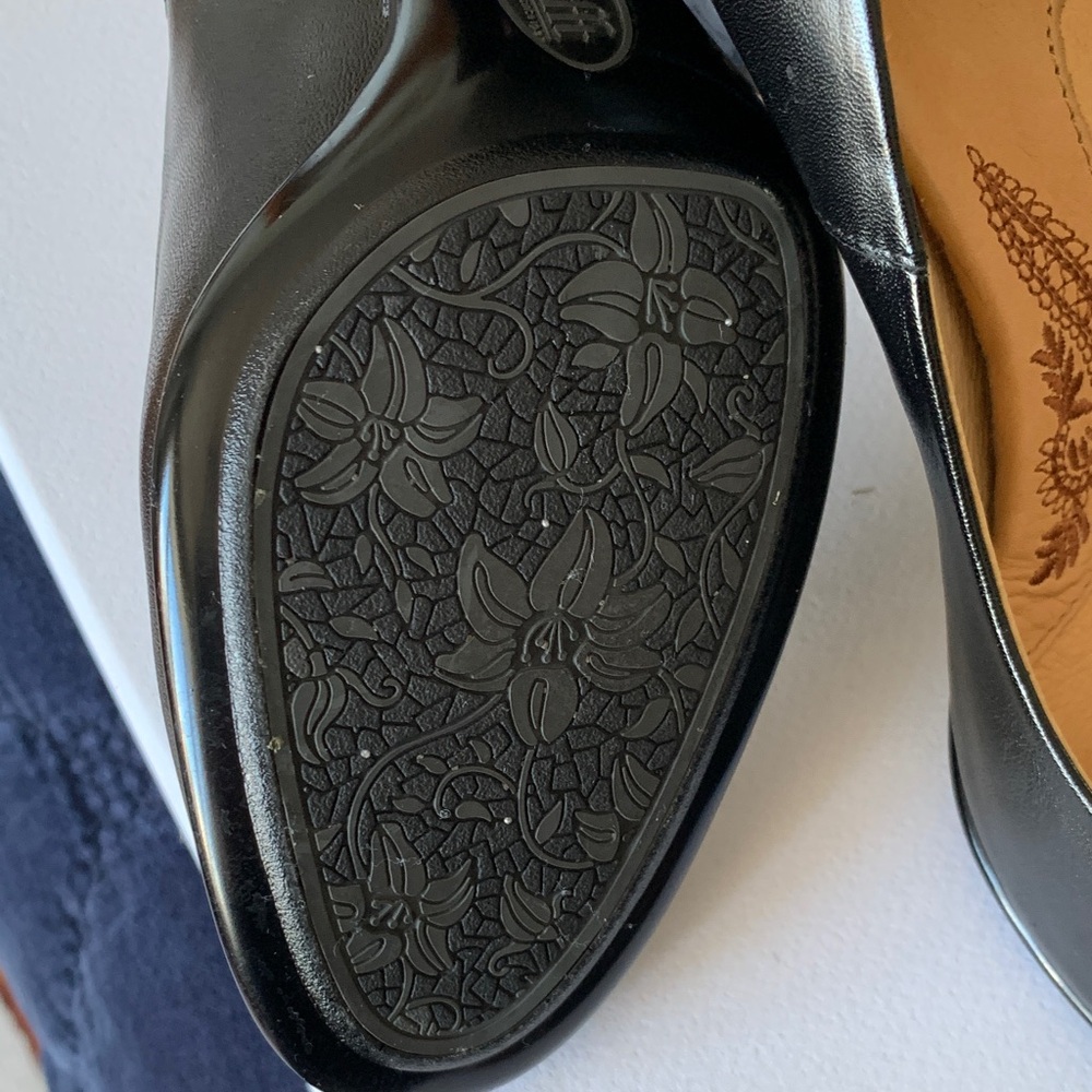 Sofft Black Leather Heels NEW - Picture 7 of 8